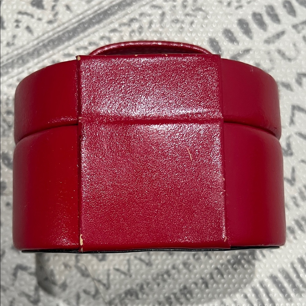 🔑 Vintage Red Leather Oval Jewelry Box Set w/ Key - Picture 5 of 13